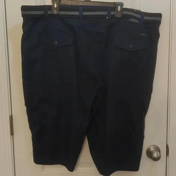 KENNETH Cole men's tech navy shorts - Picture 3 of 12